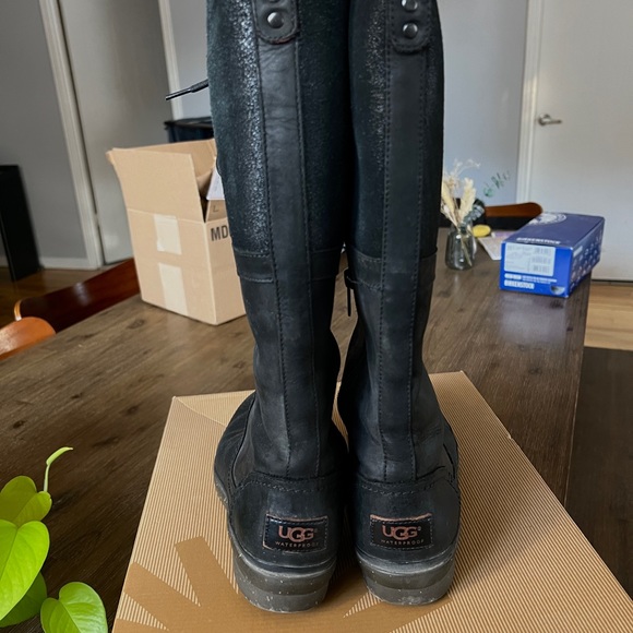 Ugg Elsa Black Winter Boots - Picture 6 of 8